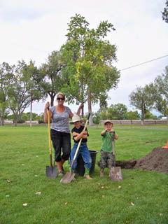 Dawn, Dawson, and Riley Honeycutt came prepared with shovels and a lot of welcomed enthusiasm!